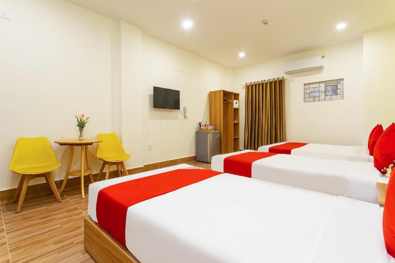 Отель Oyo 658 Euro Gold House And Coffee Дананг Экстерьер фото