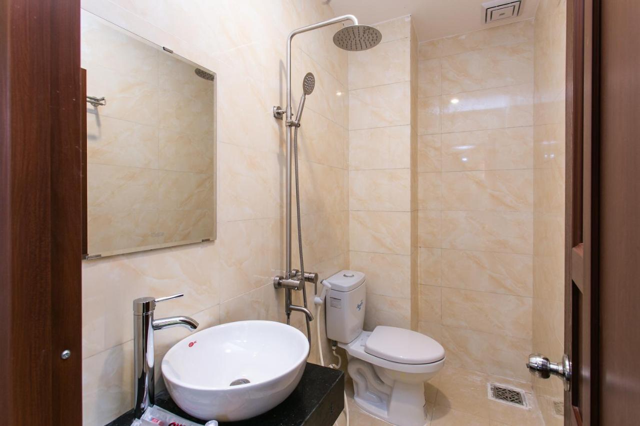 Отель Oyo 658 Euro Gold House And Coffee Дананг Экстерьер фото