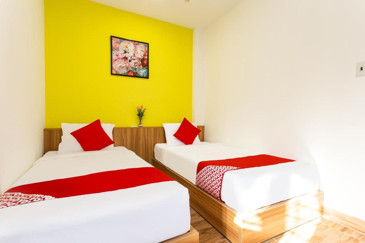 Отель Oyo 658 Euro Gold House And Coffee Дананг Экстерьер фото